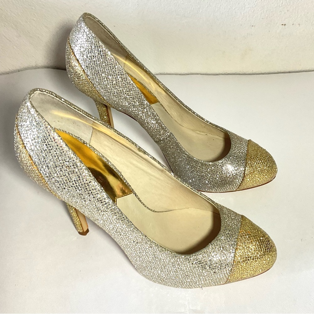 Michael Kors Sinclair‎ Gold Silver Pump Cap Toe - Size 8M Women's Shoes - Picture 3 of 16